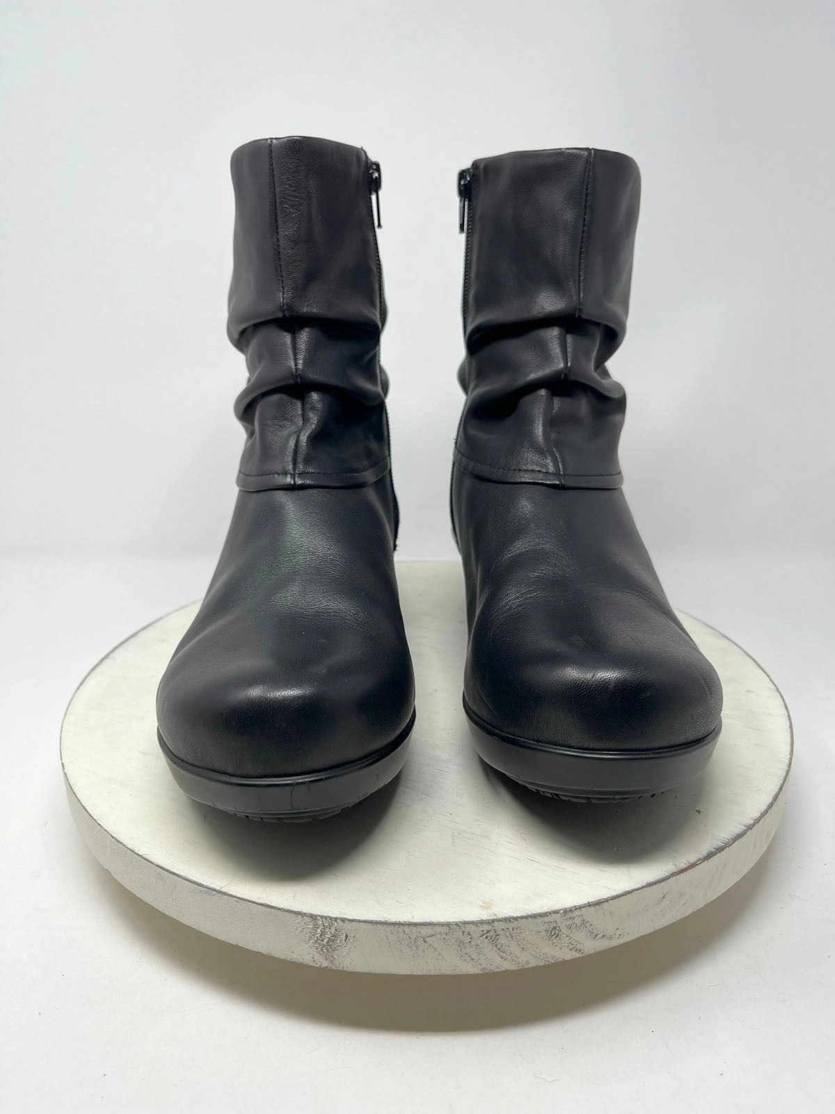 Abeo Size 9.5 Black Leather Ruched Boots