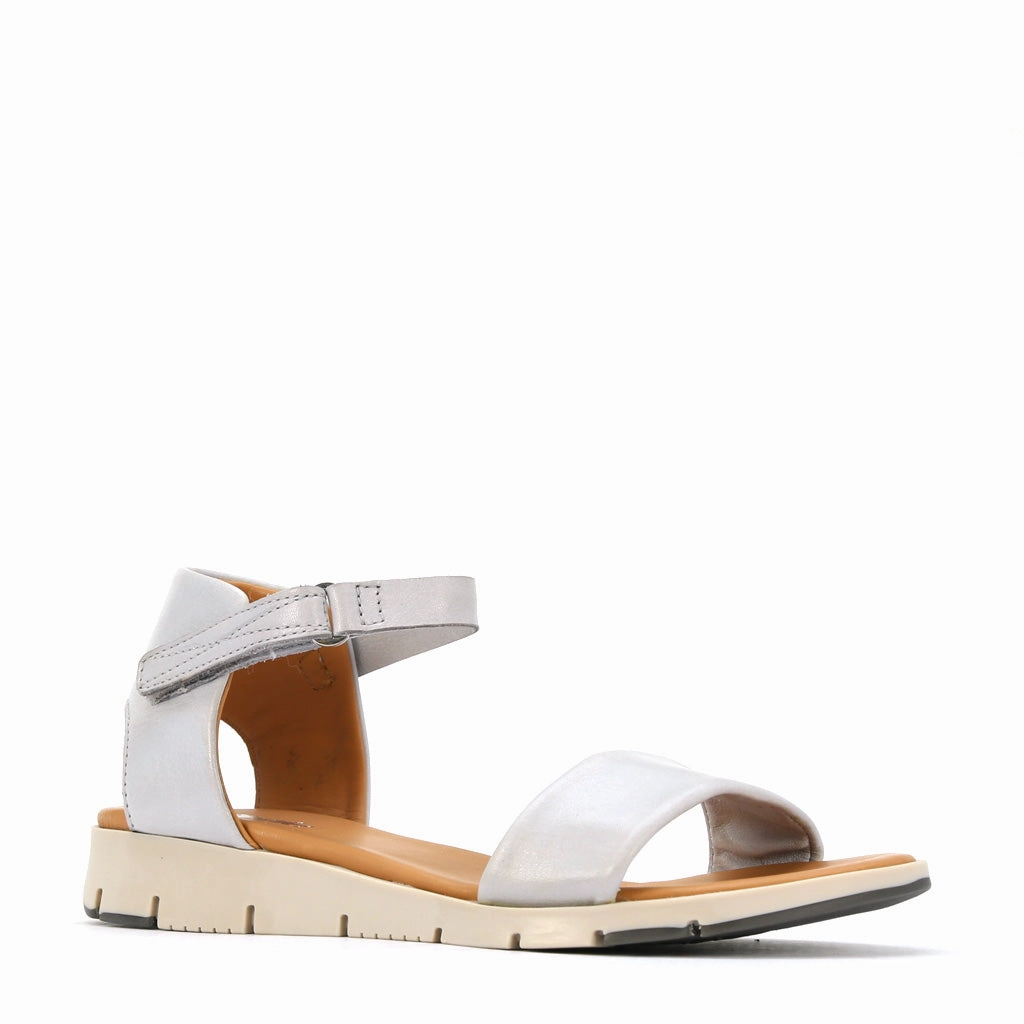 AERIA STRAP SANDAL