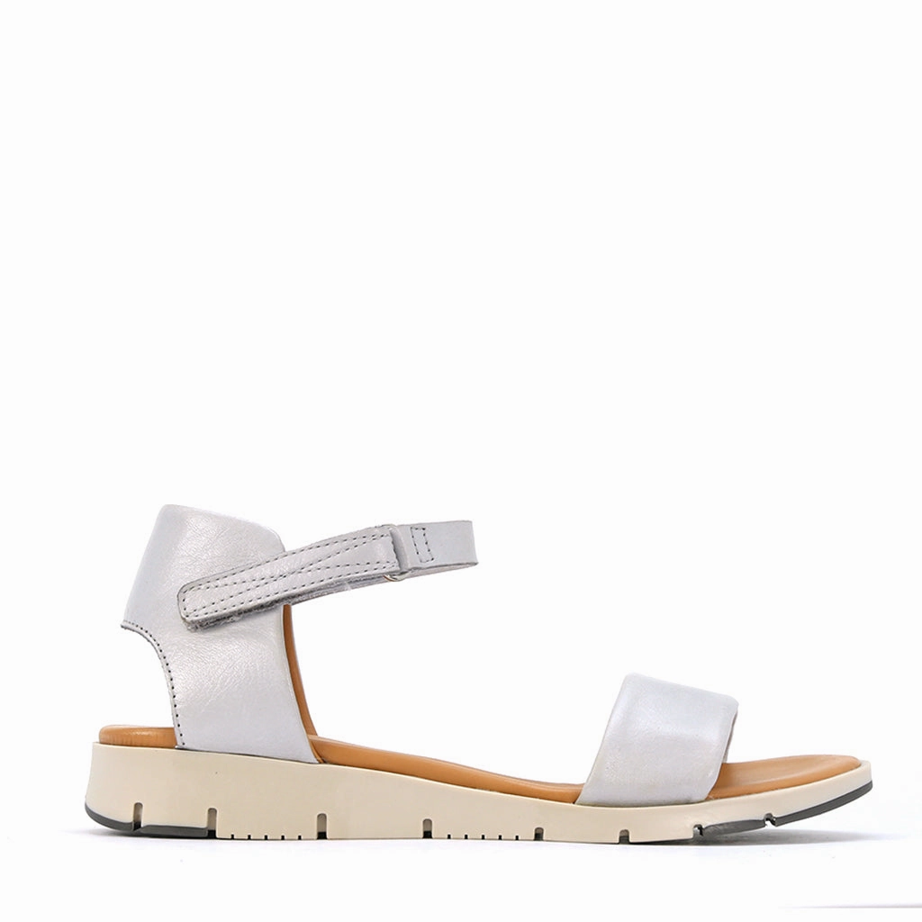 AERIA STRAP SANDAL