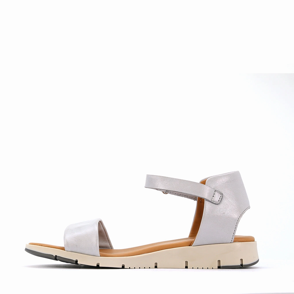 AERIA STRAP SANDAL