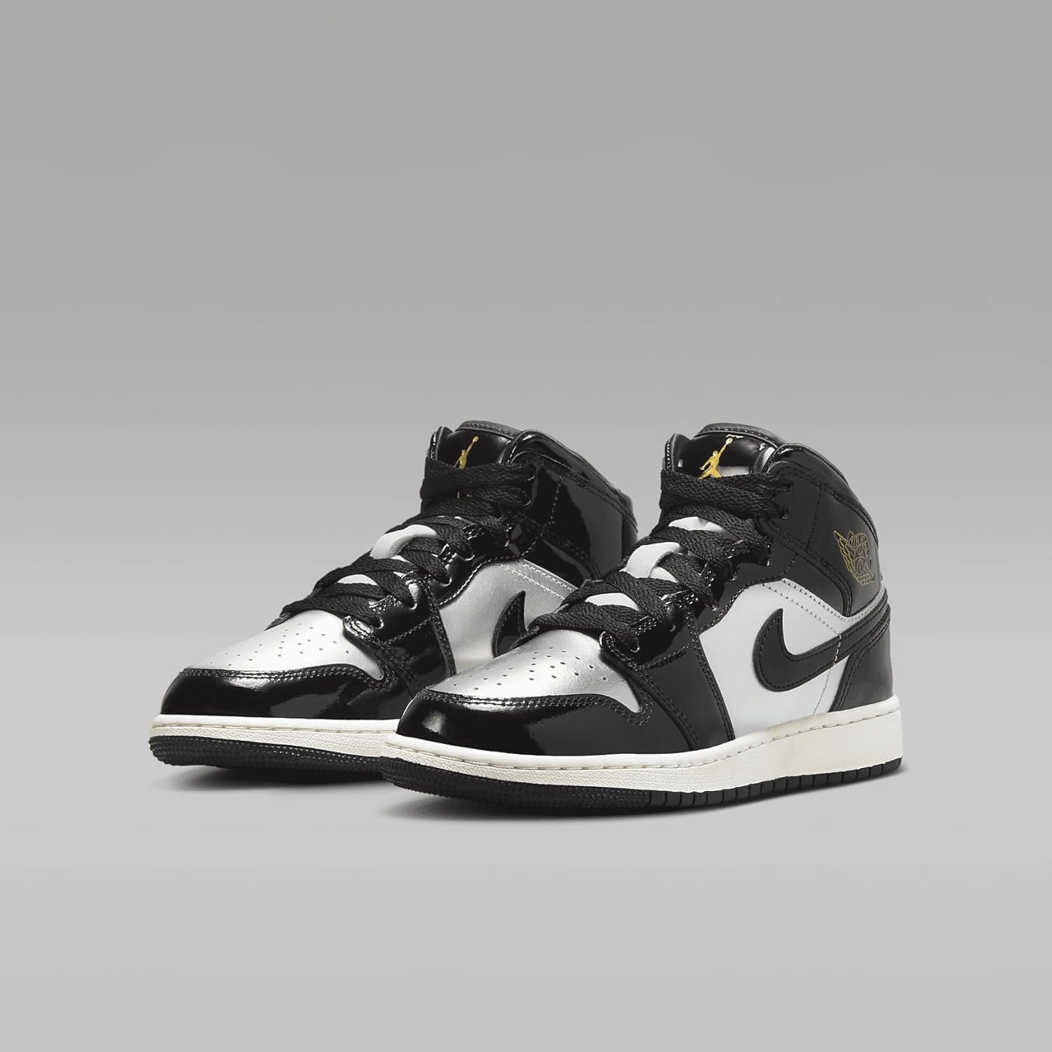 Air Jordan 1 Mid SE Big Kids' Shoes (FZ3938-001, Black/Metallic Silver/Sail/Metallic Gold)