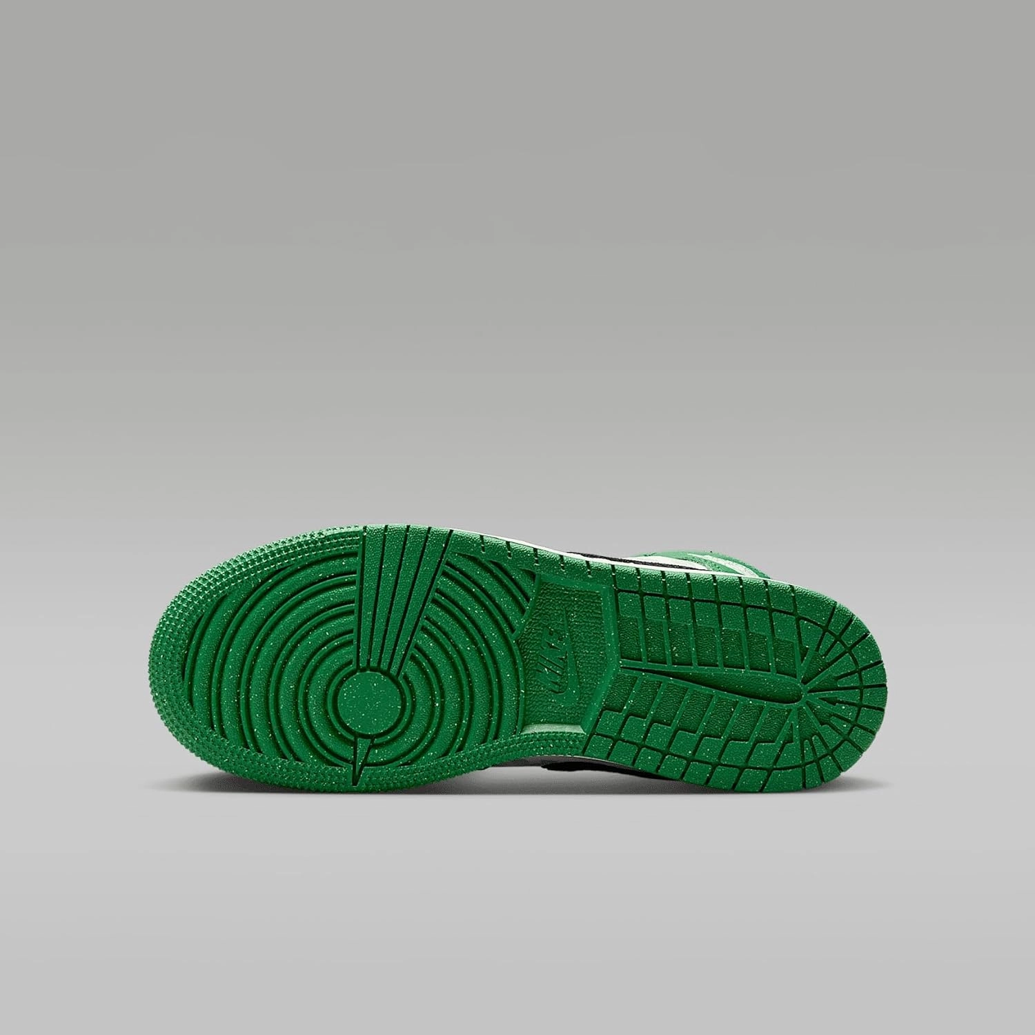 Air Jordan 1 Mid SE Big Kids' Shoes (HF3200-300, Pine Green/Black/Team Orange/Sail)