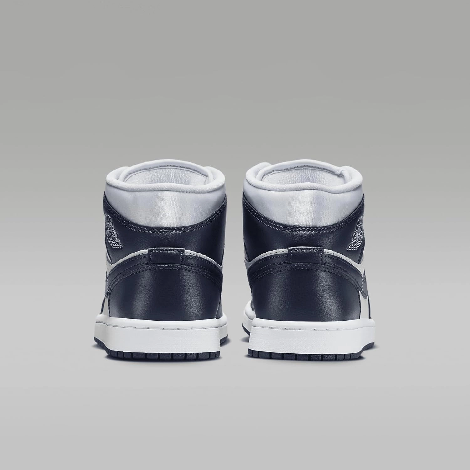 Air Jordan 1 Mid SE Women's Shoes (FZ8777-044, Football Grey/White/Gym Red/Midnight Navy)