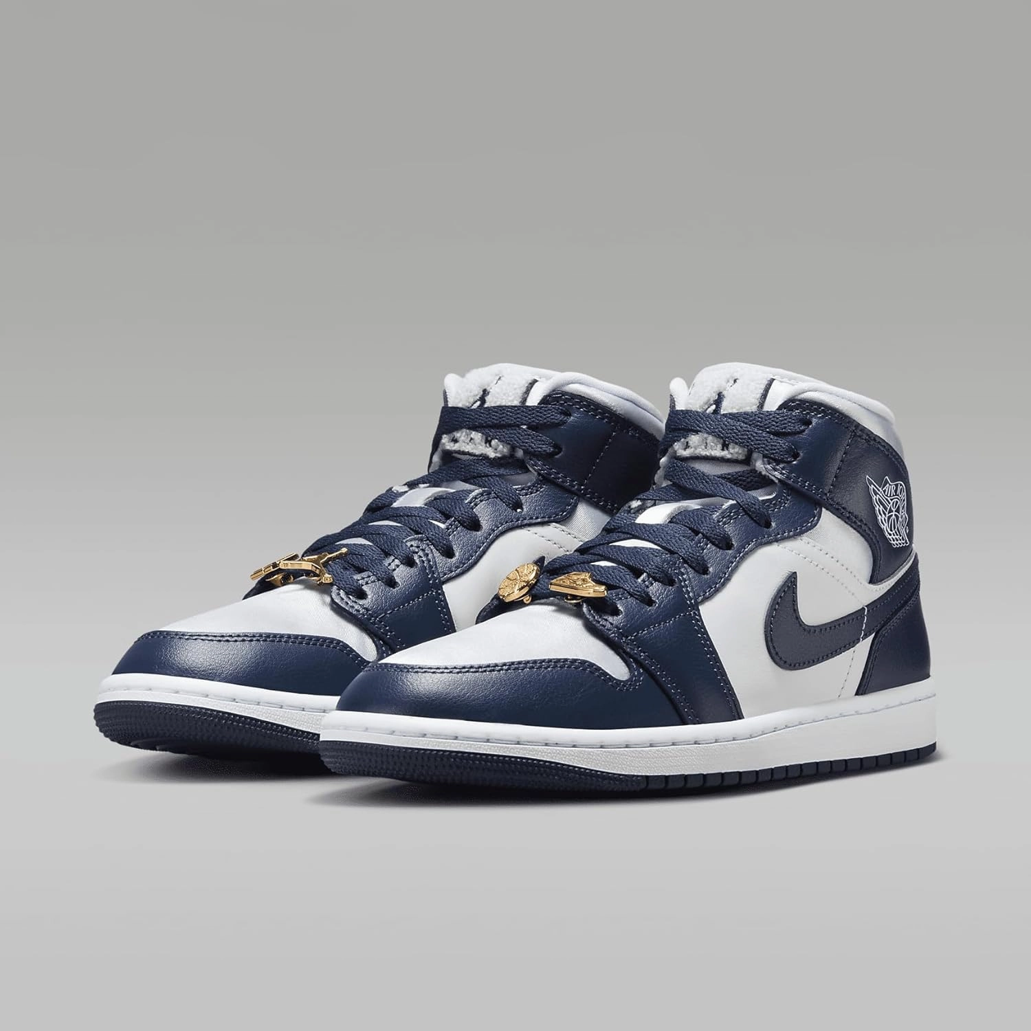 Air Jordan 1 Mid SE Women's Shoes (FZ8777-044, Football Grey/White/Gym Red/Midnight Navy)