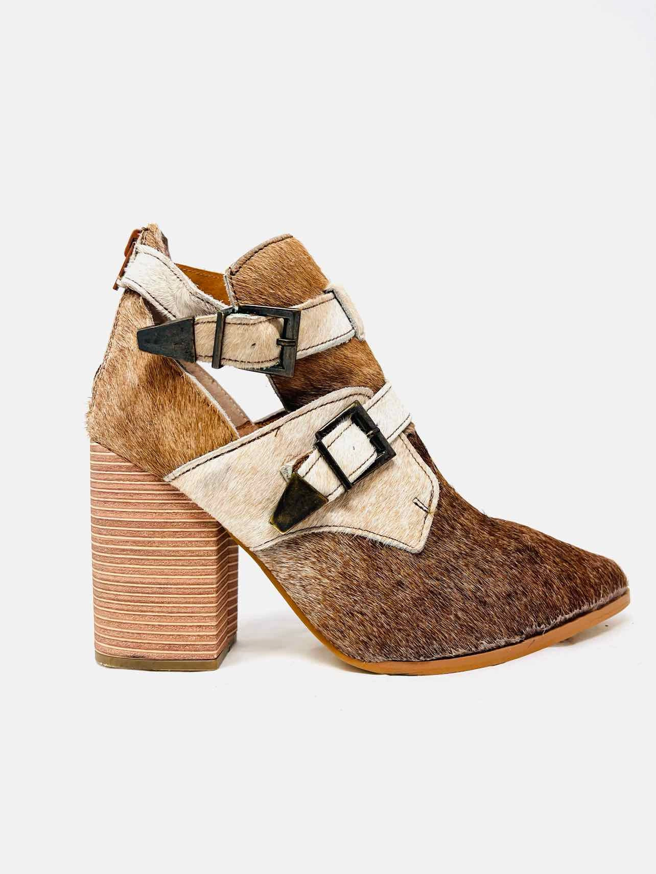 Alcala's Boots Size 7.5 Brown/Beige Buckle(s) Cow Hair Shoes Ankle Boots