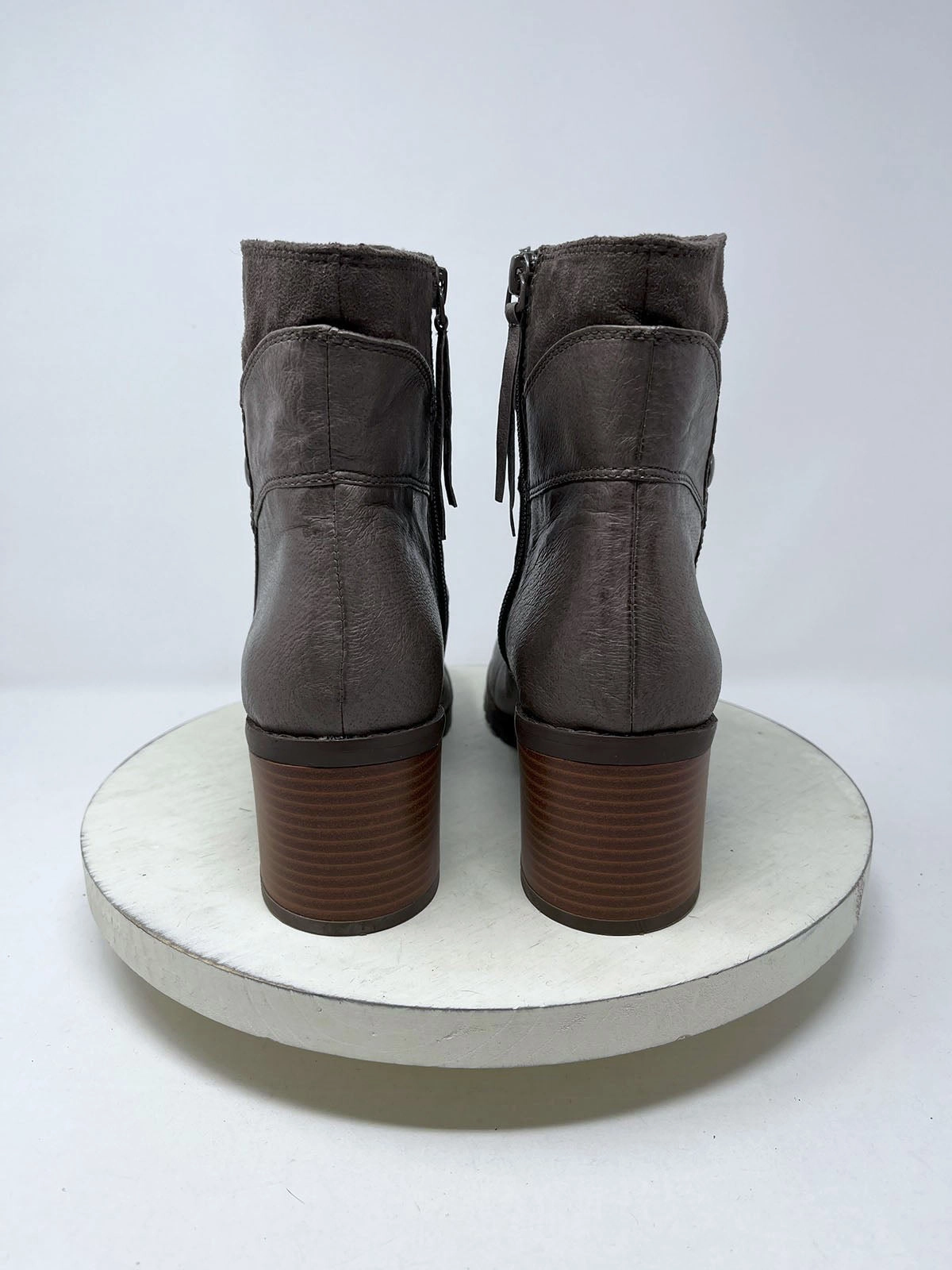 BC Footwear Size 10 Taupe & Brown Distressed Ankle Boots
