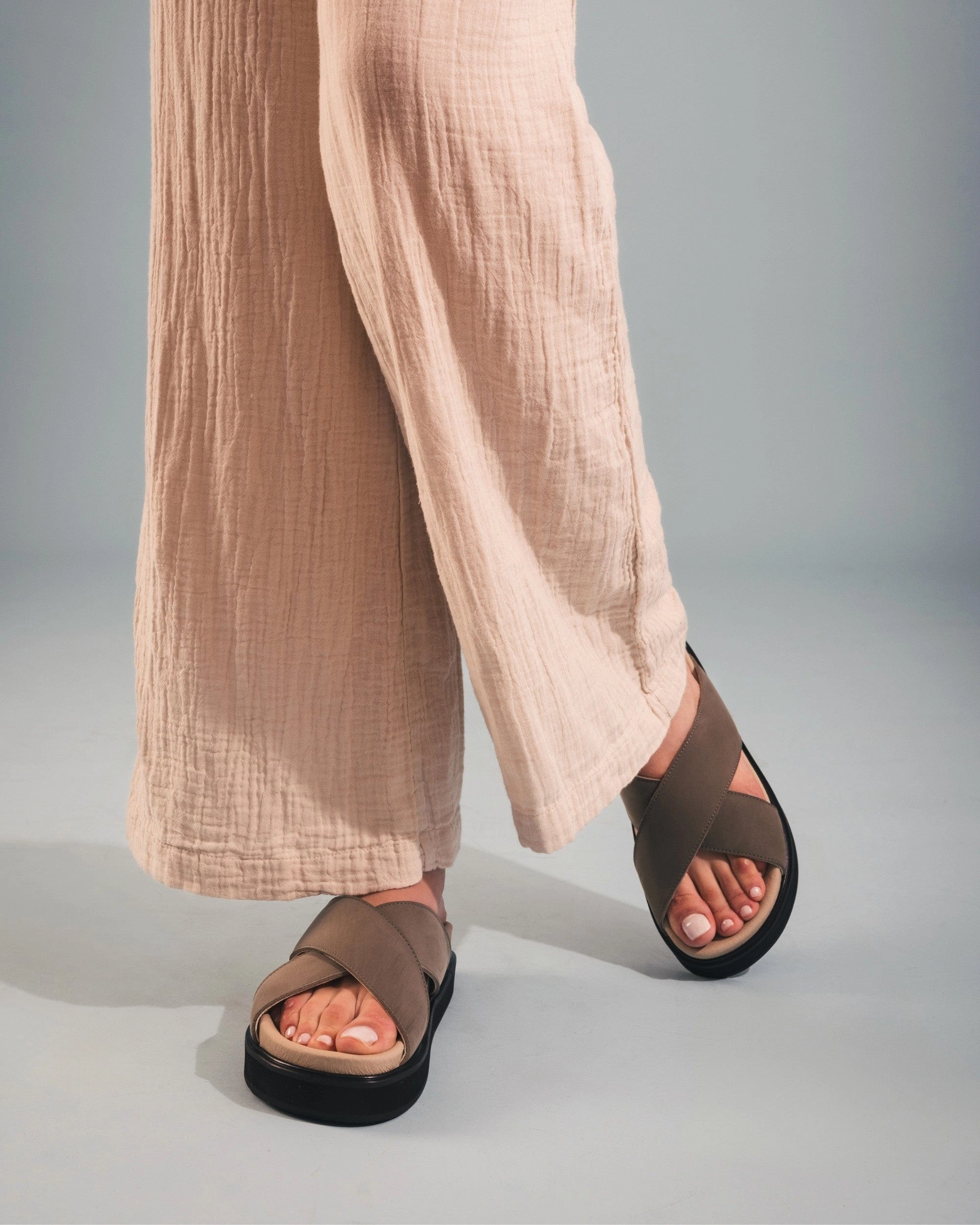 Davu Unisex Vegan Microfibre Cross Platform Sandals | Green