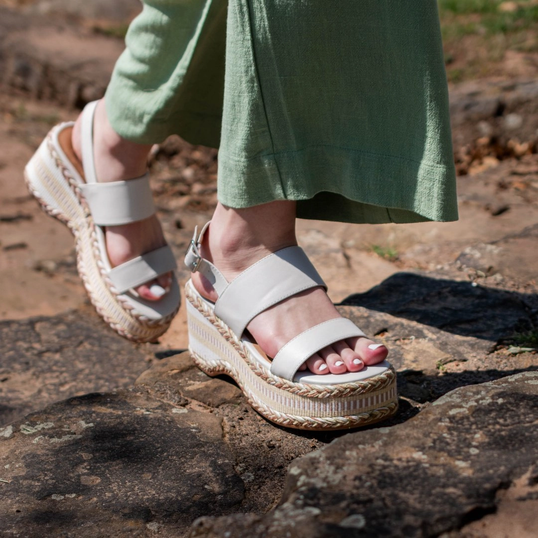 Dolce Vita: Surrey in Ivory