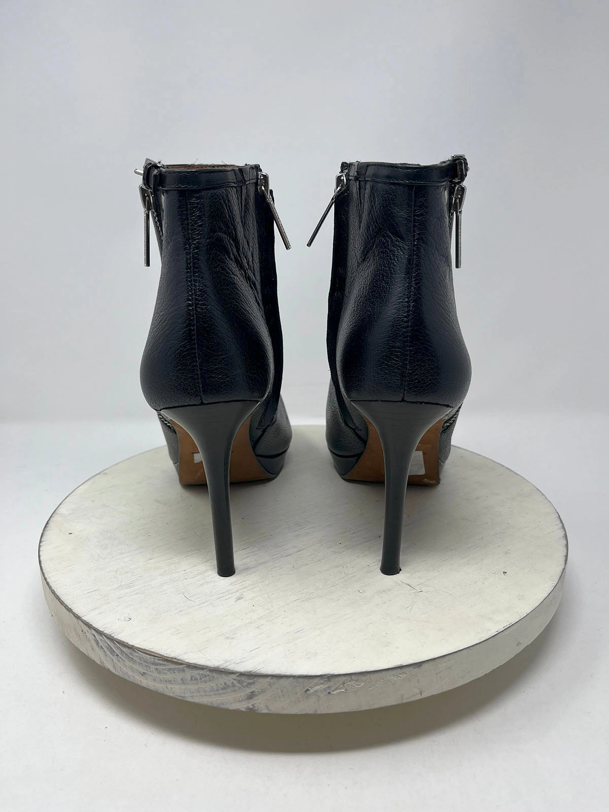 Donald J Pliner Size 9.5 Black Pebbled Leather Booties