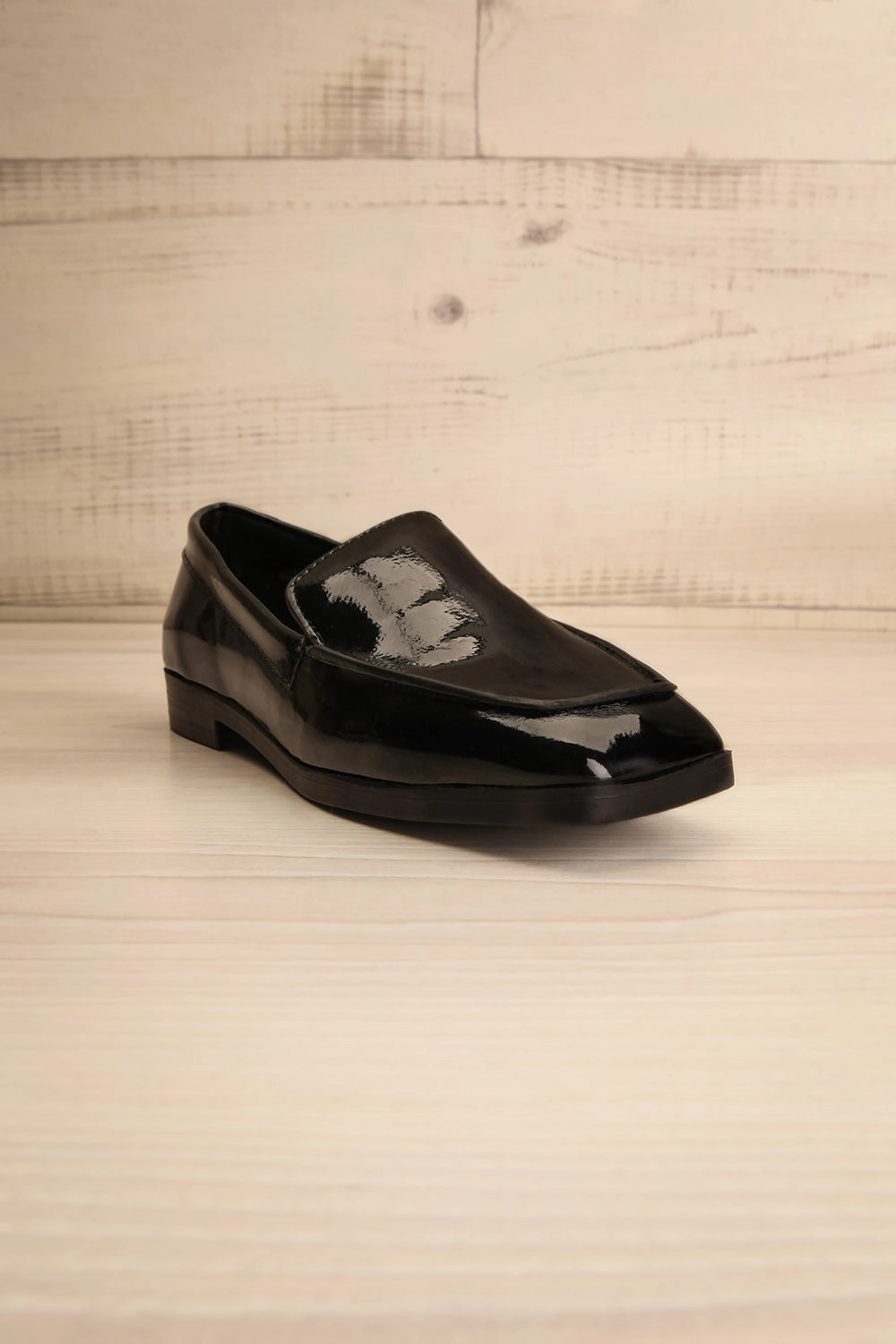 Erick Glossy | Black Loafers