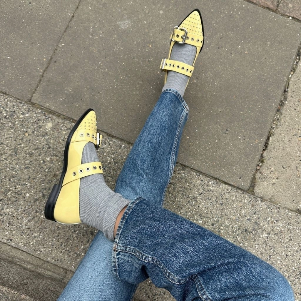 FUTURE VIBES PATENT - YELLOW