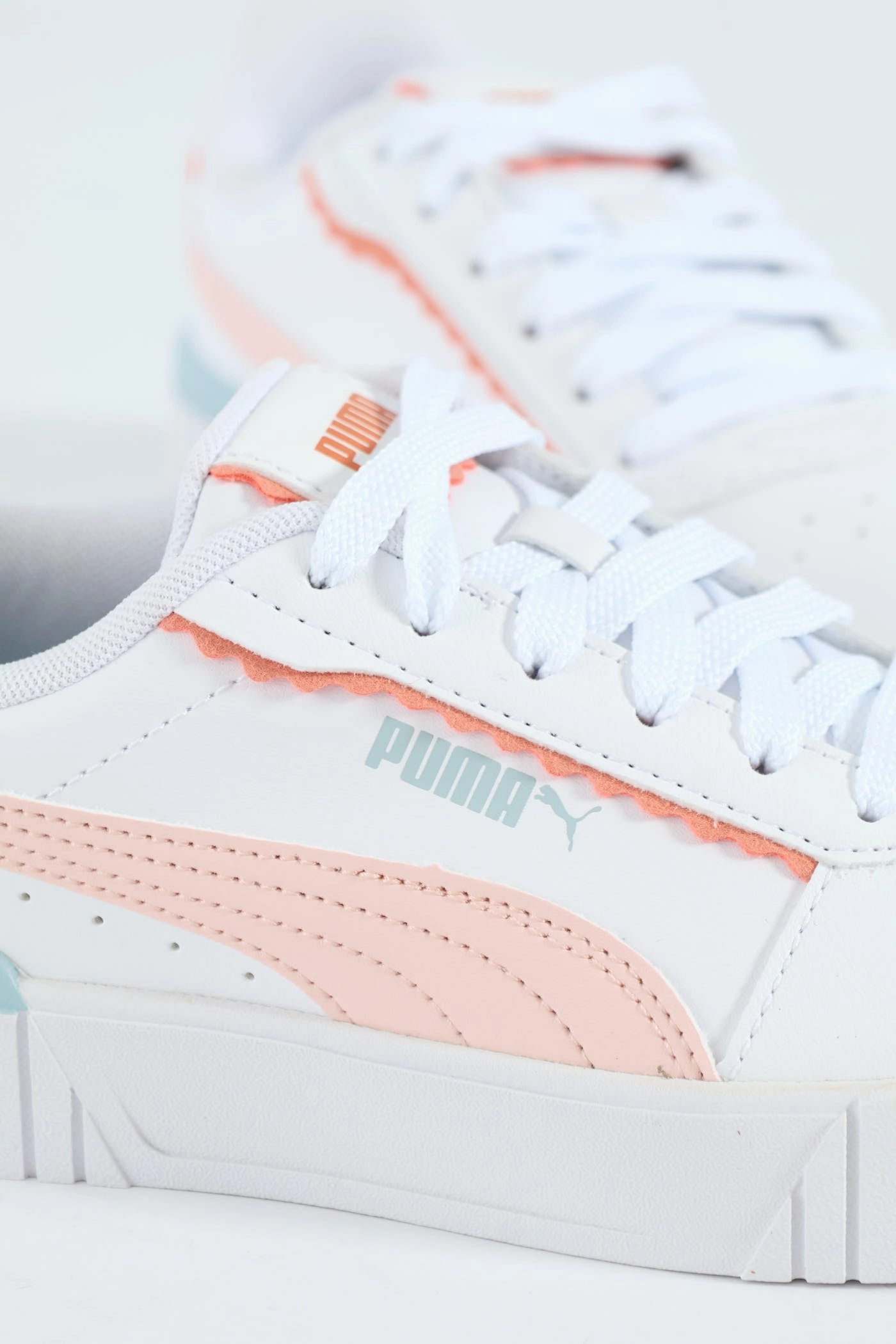 Girls Carina Off Side Sneaker - White