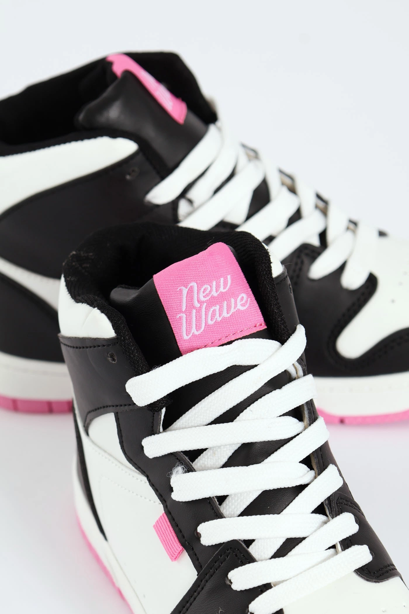 Girls Court High Top Sneaker - Black/Pink