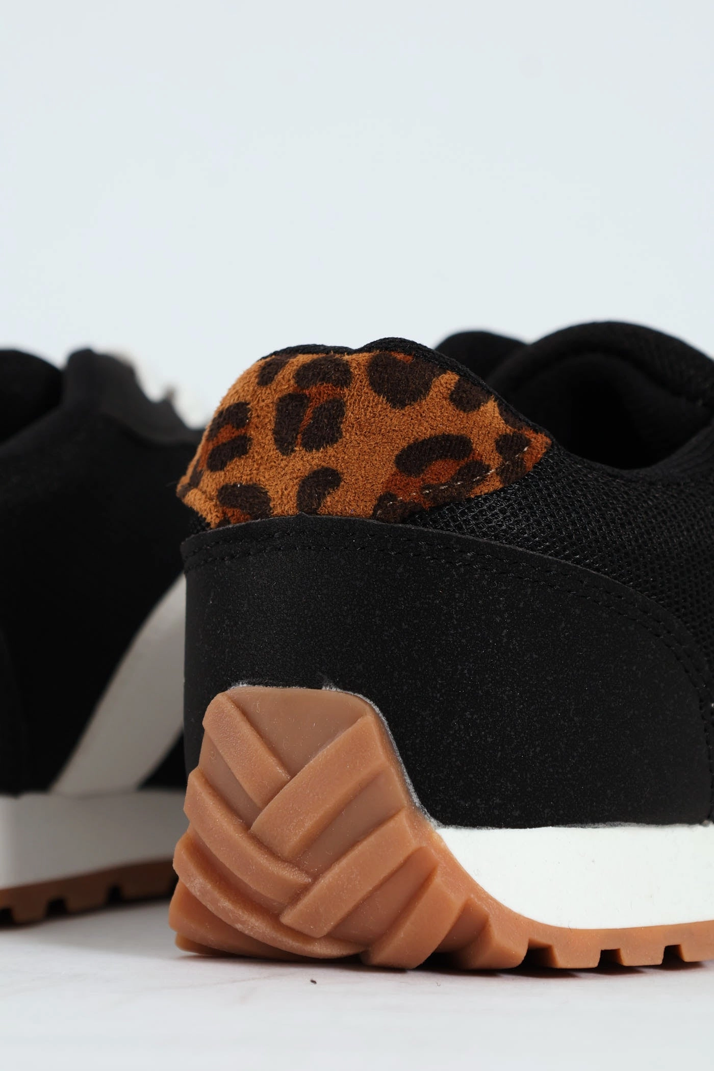 Girls Leopard Retro Sneaker - Black