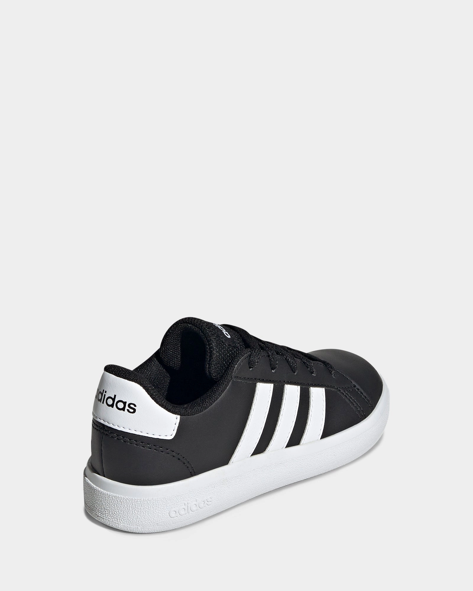 Grandcourt 2.0 K B Black/White