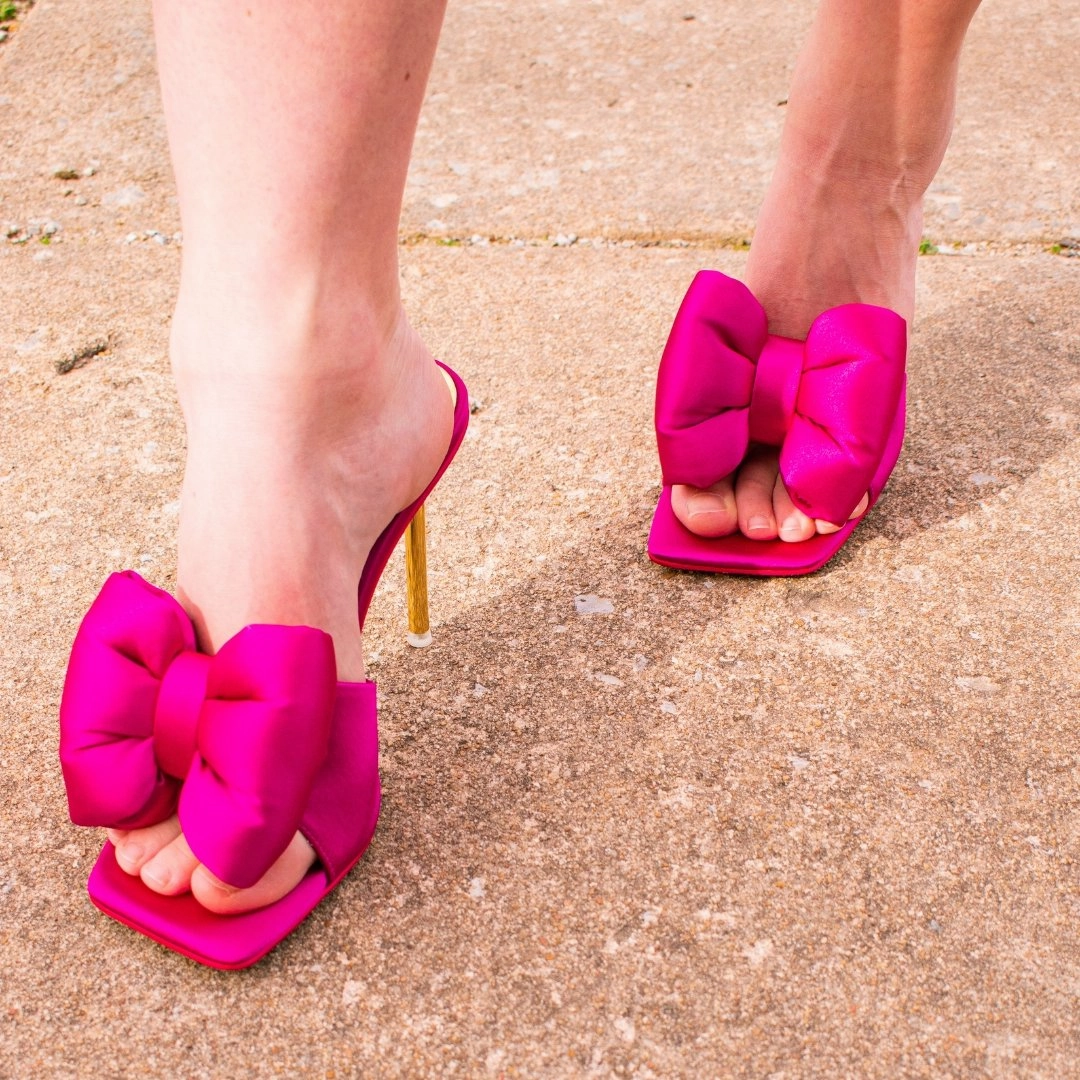 Jeffrey Campbell: Bow-Down in Fuchsia