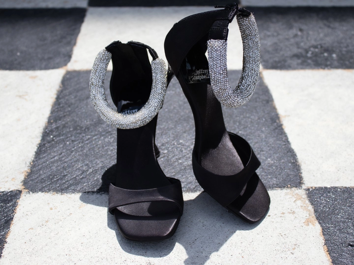 Jeffrey Campbell: No-Curfew in Black Satin