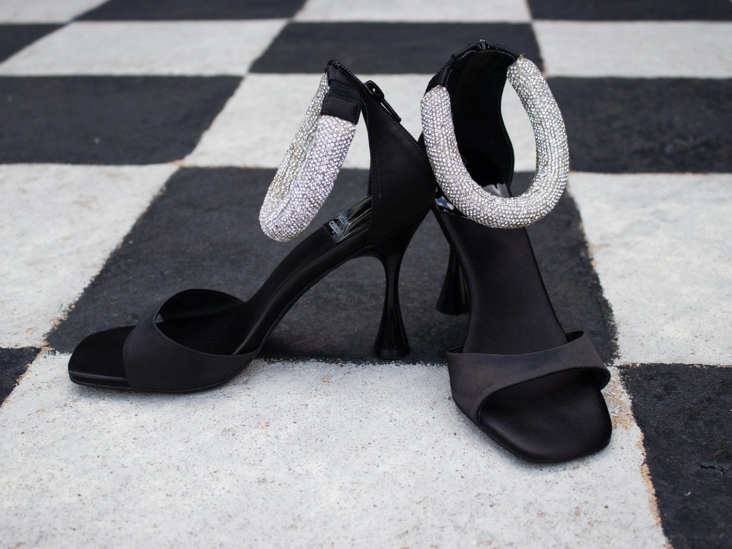 Jeffrey Campbell: No-Curfew in Black Satin