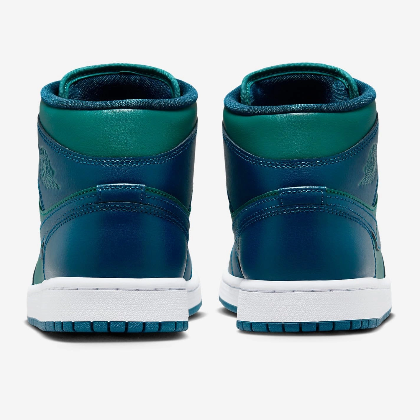 Jordan Womens Air 1 Mid Shoes