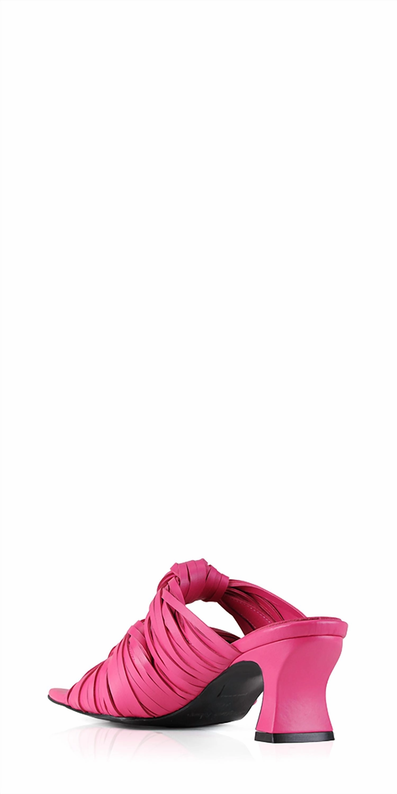 Knotted Fringe Sandals In Fuchsia