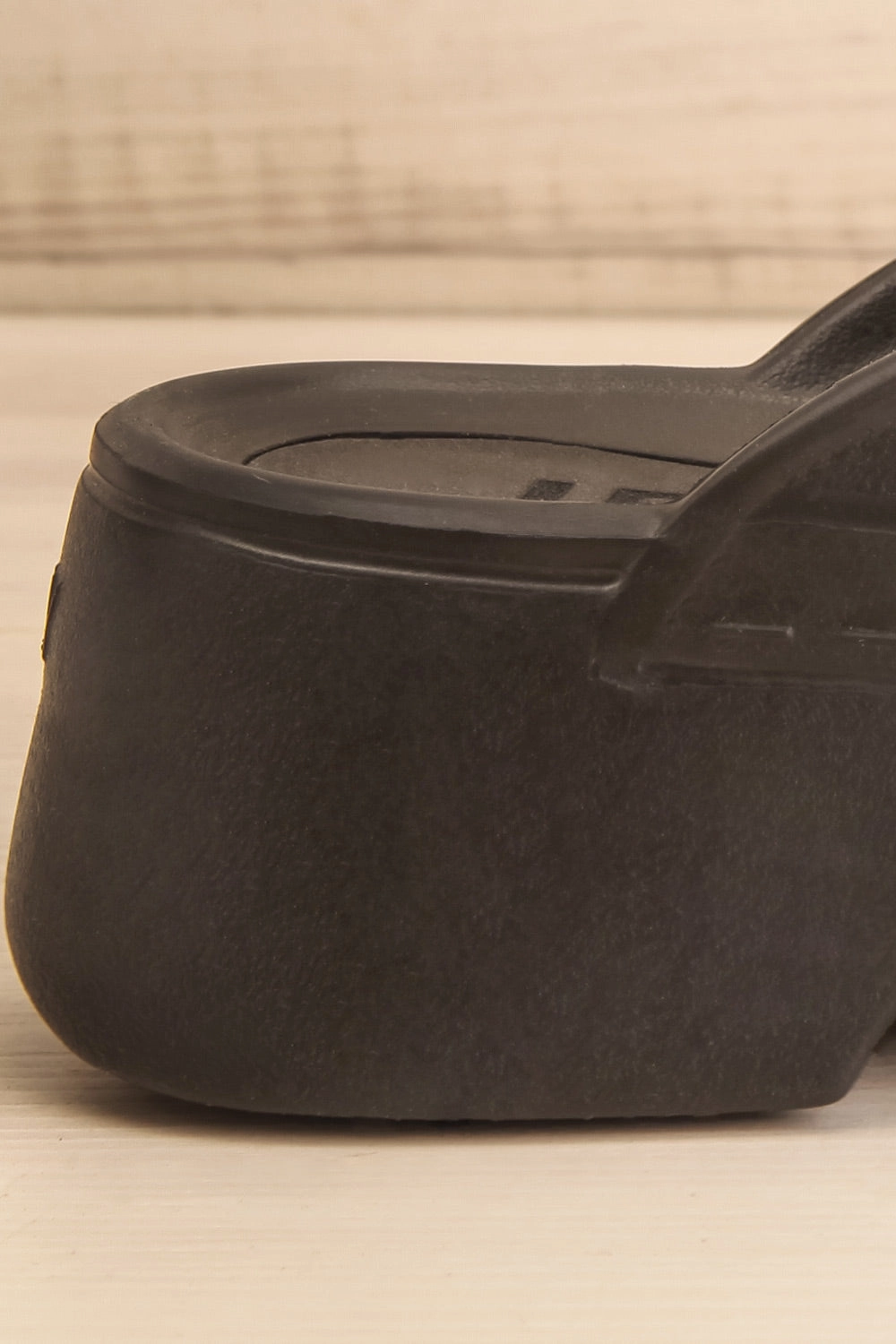 Magnolia Black | Lightweight Mules