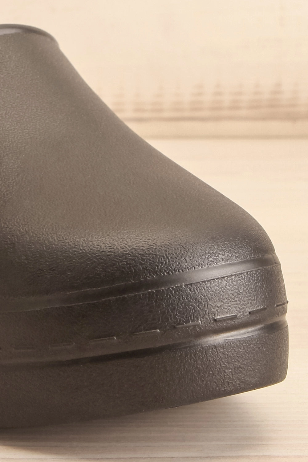 Magnolia Black | Lightweight Mules