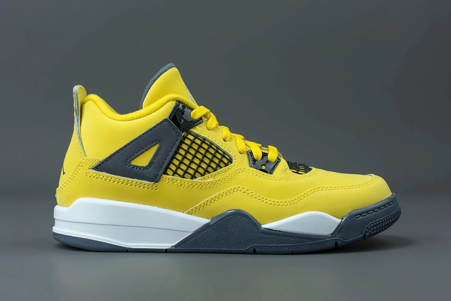 Nike Boy's Air Jordan 4 Retro Shoes