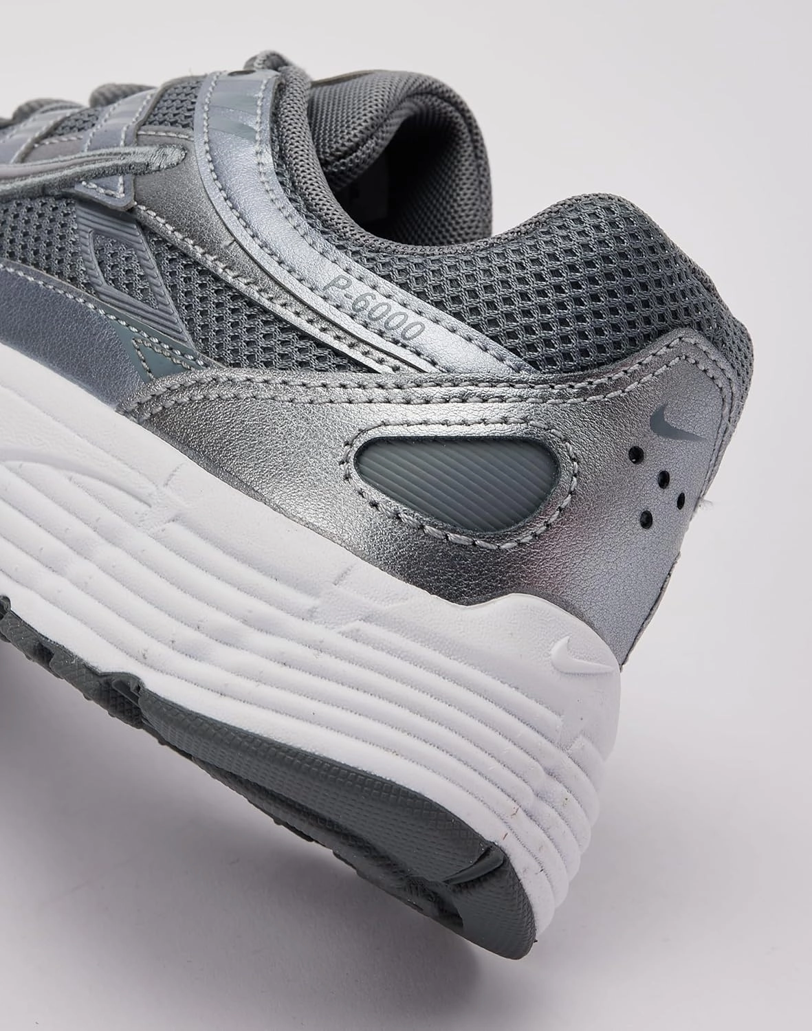 Nike P-6000 Grade-School (HV5064-004, Grey)