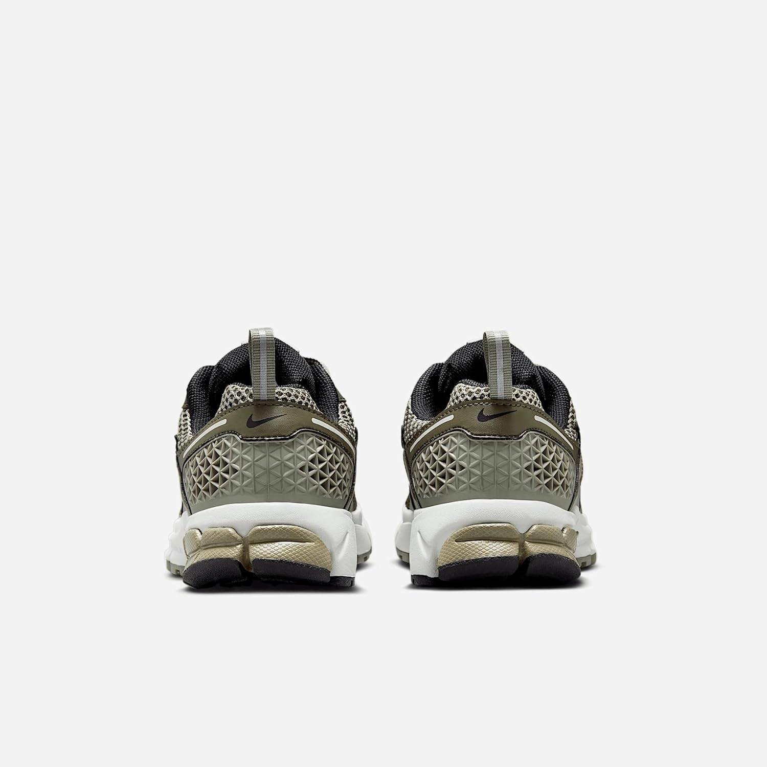 Nike Vomero 5 Big Kids' Shoes (HF6998-300, Cargo Khaki/Photon Dust/Black/Light Army)