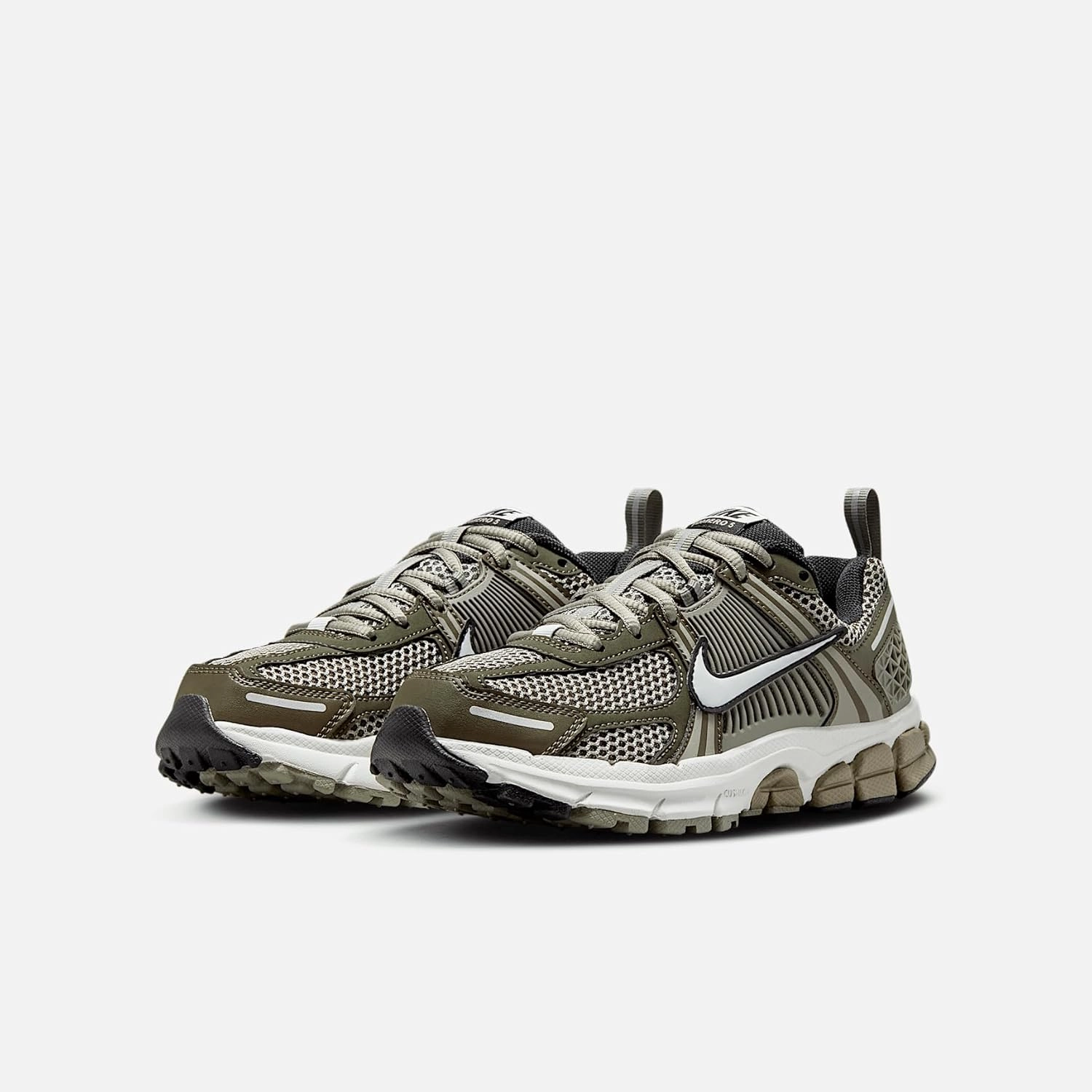 Nike Vomero 5 Big Kids' Shoes (HF6998-300, Cargo Khaki/Photon Dust/Black/Light Army)