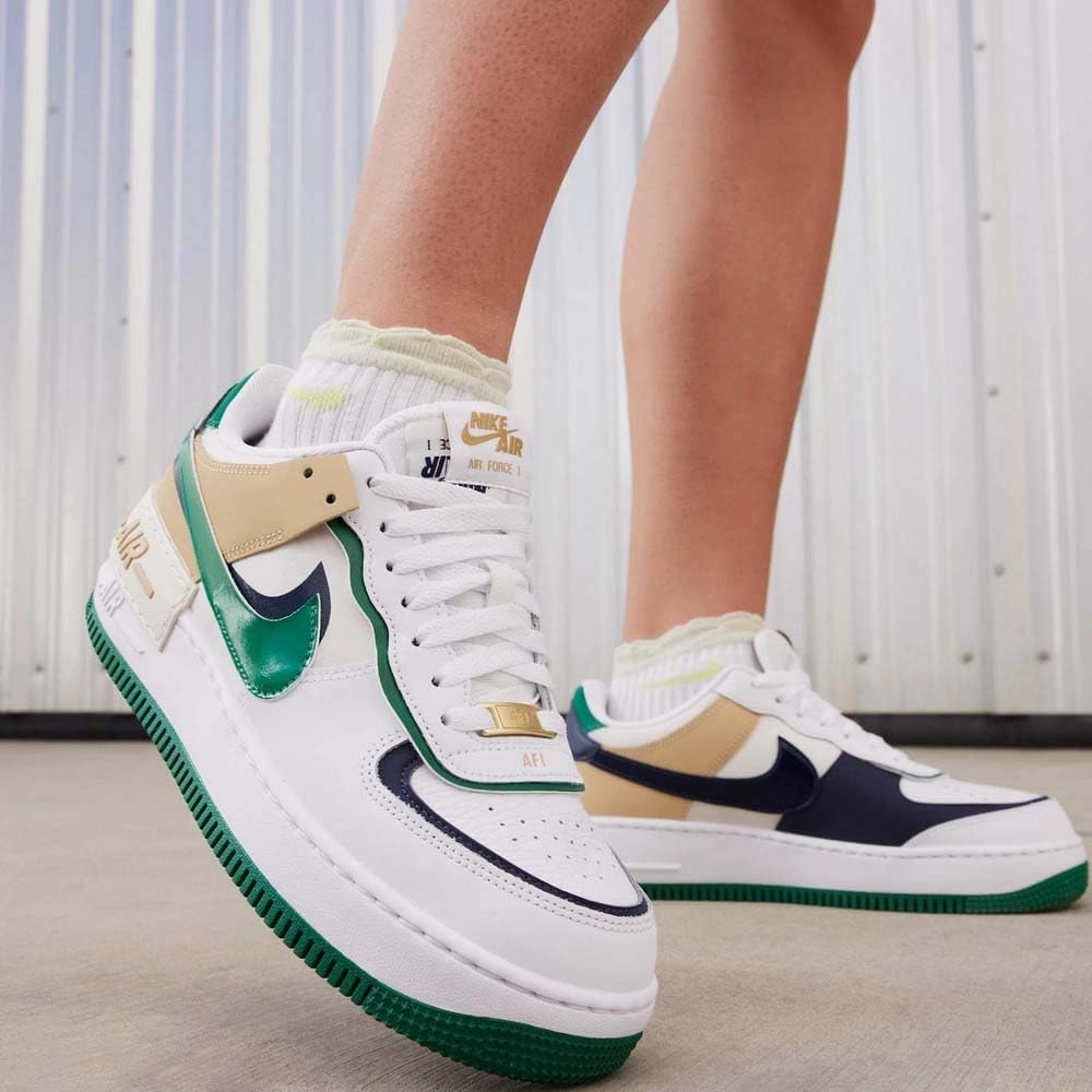 Nike Women Basketball Shoe, 8 US