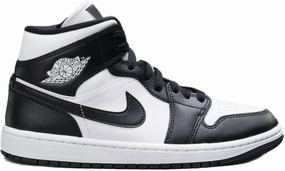 Nike Women's Modern