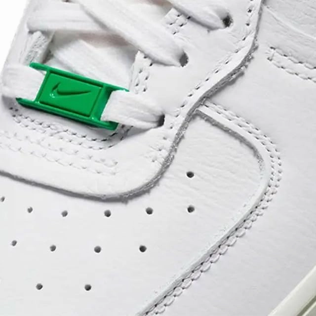 Nike Women's Modern