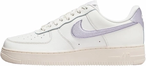 Nike Women's Modern