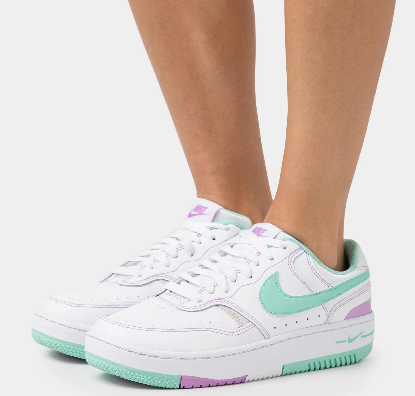 Nike Women's Modern