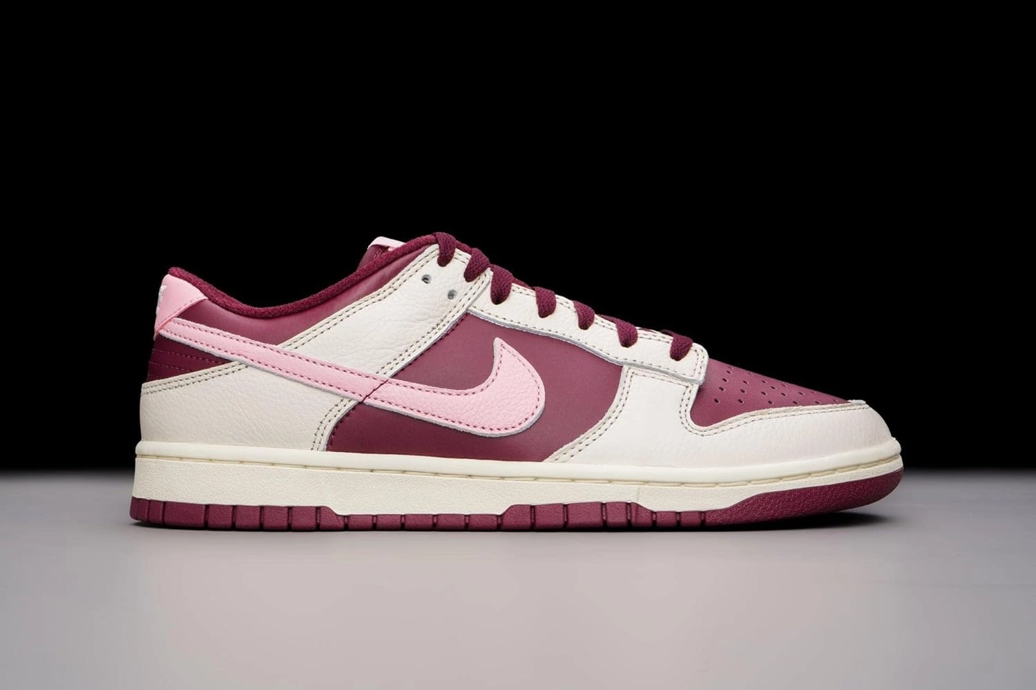 Nike Women's Retro Sneaker