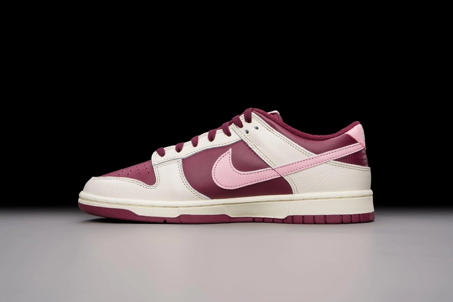 Nike Women's Retro Sneaker