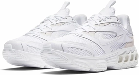 NIKE Women's Sneaker
