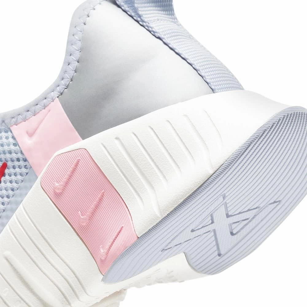 NIKE Women's Sneaker