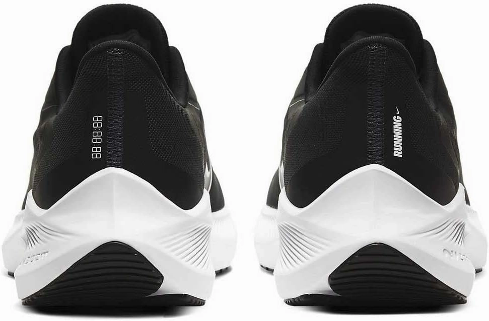 NIKE Women's Sneaker