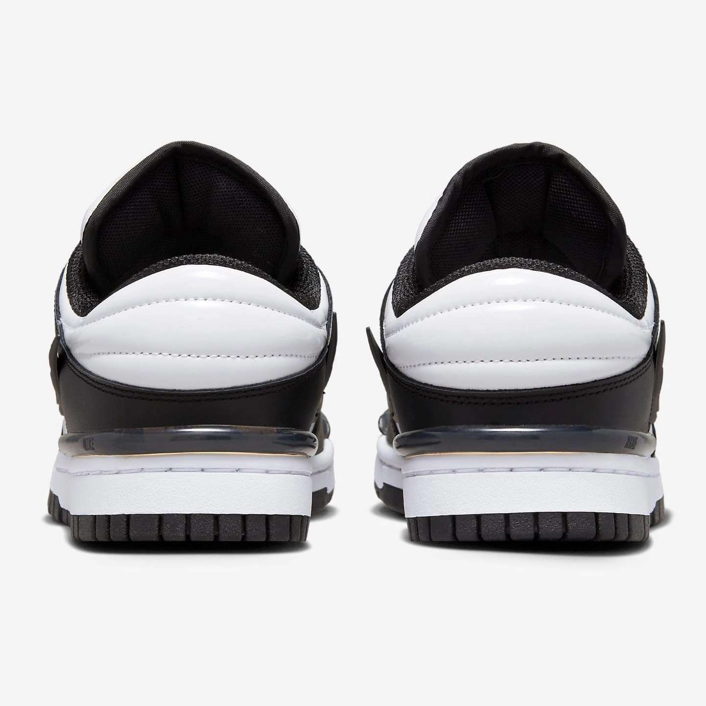 NIKE Women's Sneaker