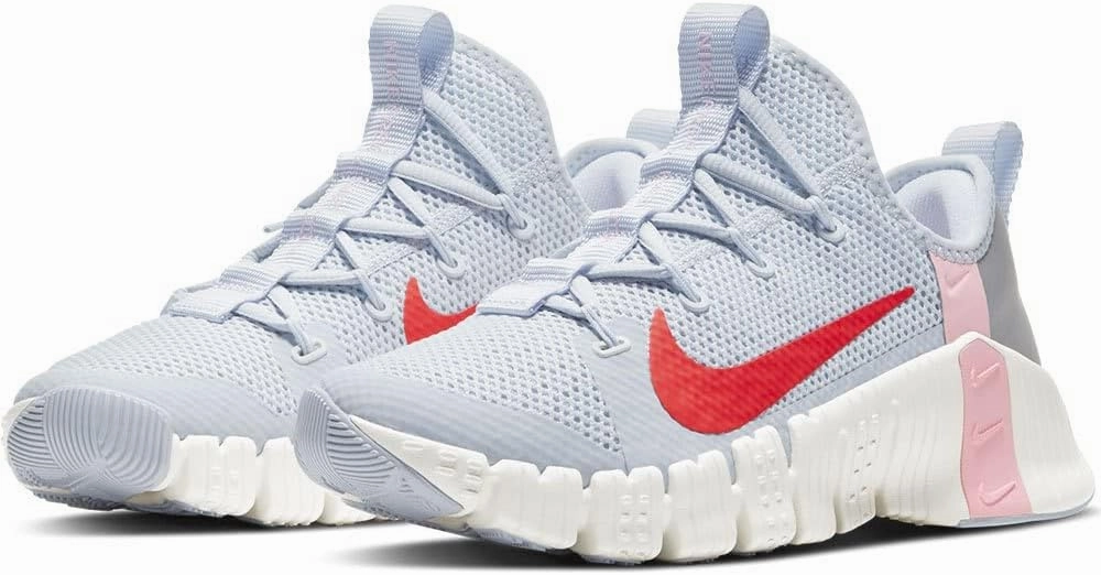 NIKE Women's Sneaker