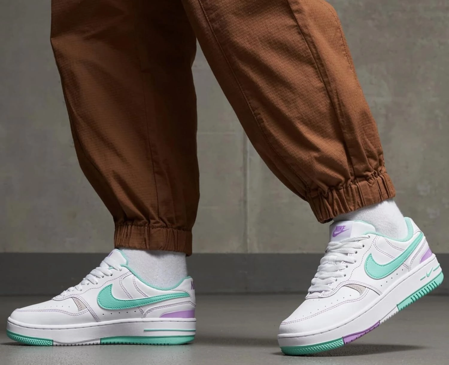Nike Women's W Air Jordan 1 Elevate Low Se Sneaker