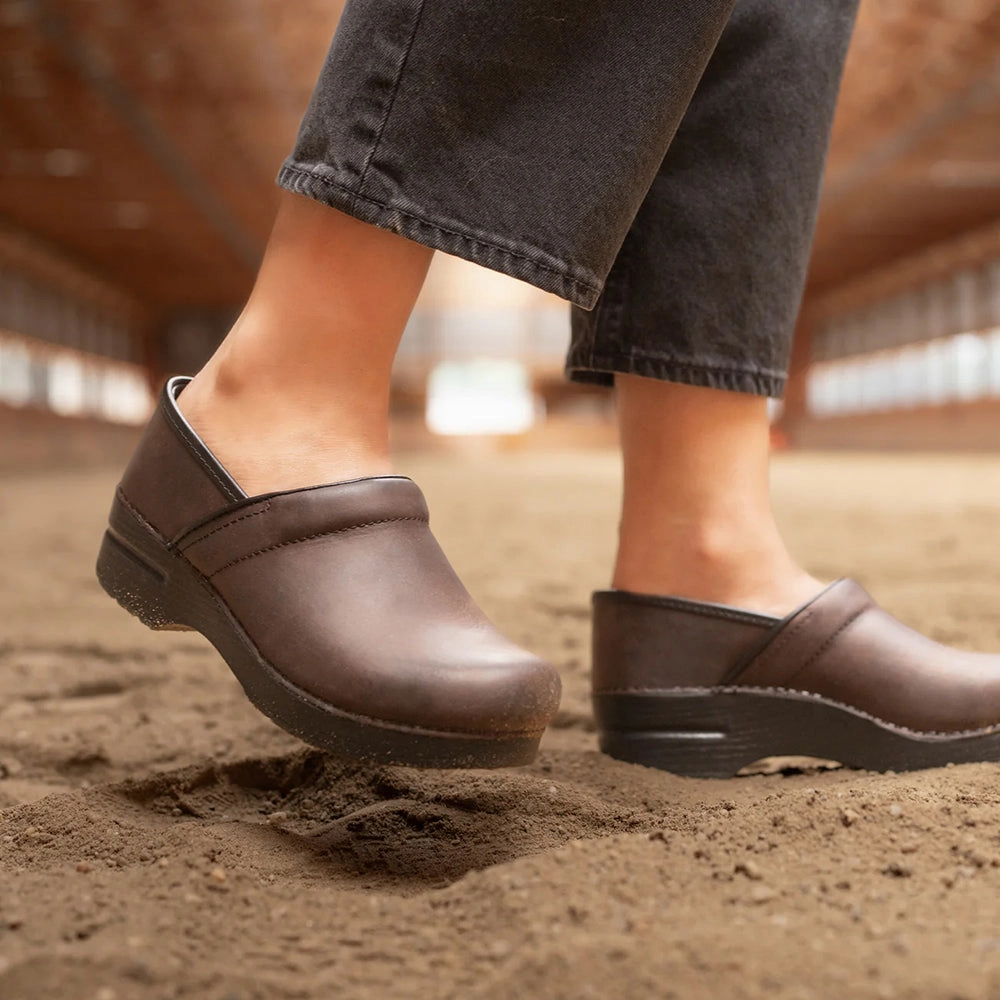 Professional Men's Antique Brown Oiled Wide