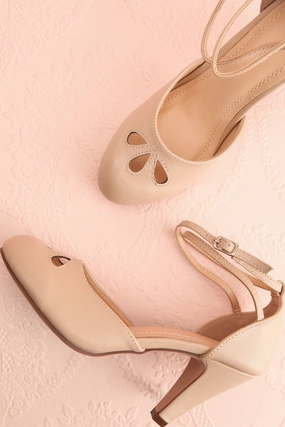 Sapinette Beige | Round Toe Heeled Shoes