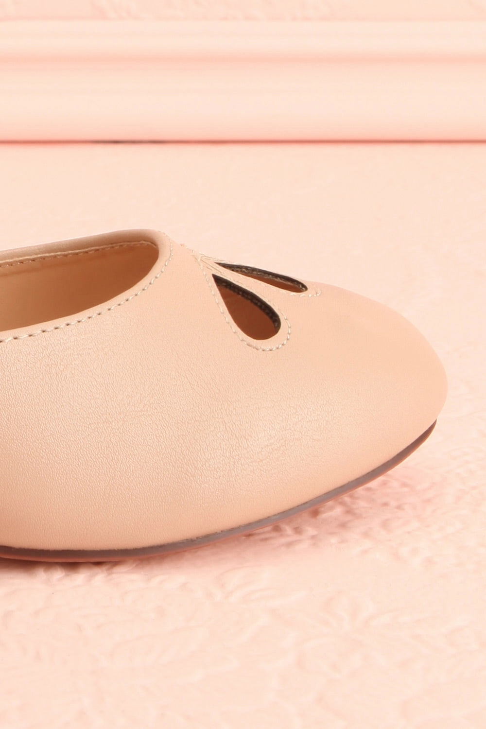 Sapinette Beige | Round Toe Heeled Shoes