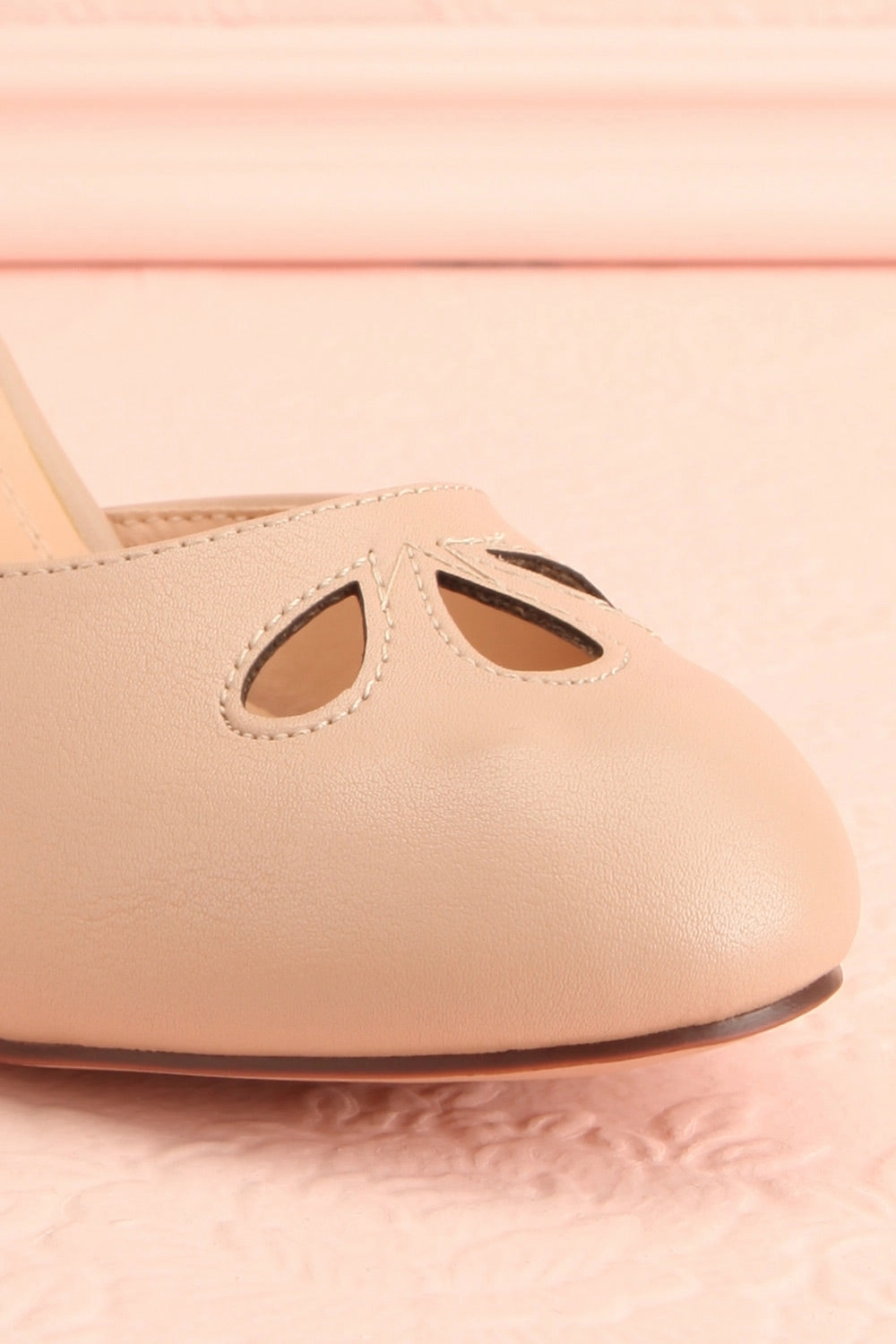 Sapinette Beige | Round Toe Heeled Shoes