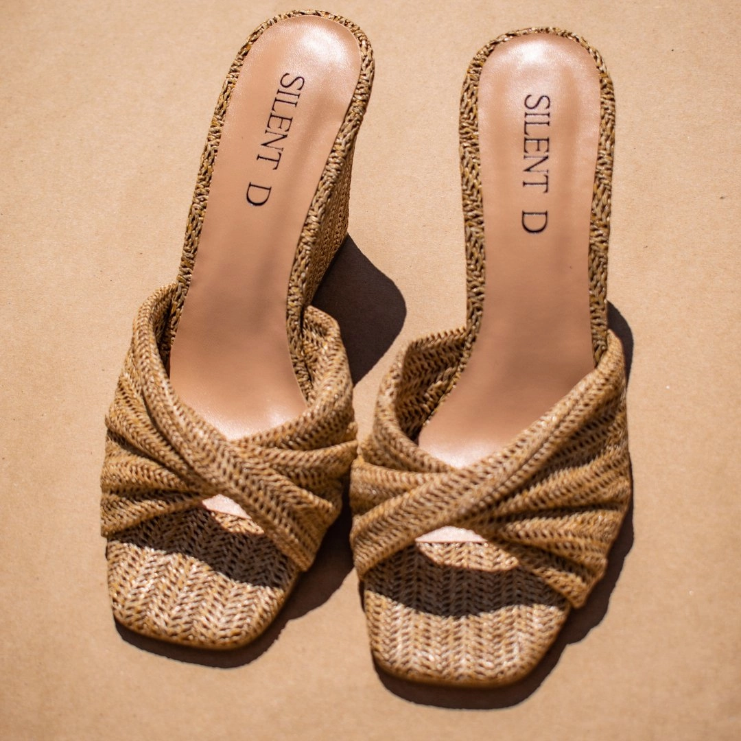 Silent D: Katia in Natural Raffia
