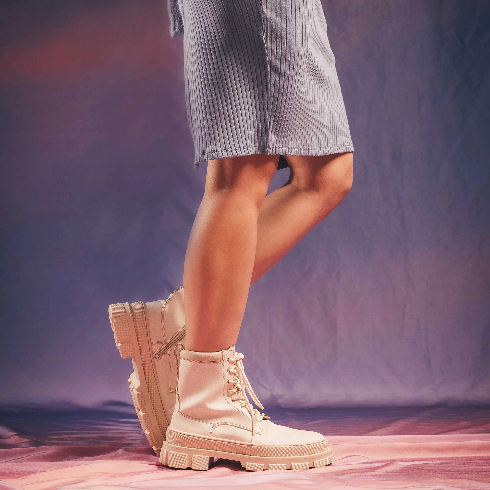 Tea Women's Chunky Vegan Boots | White