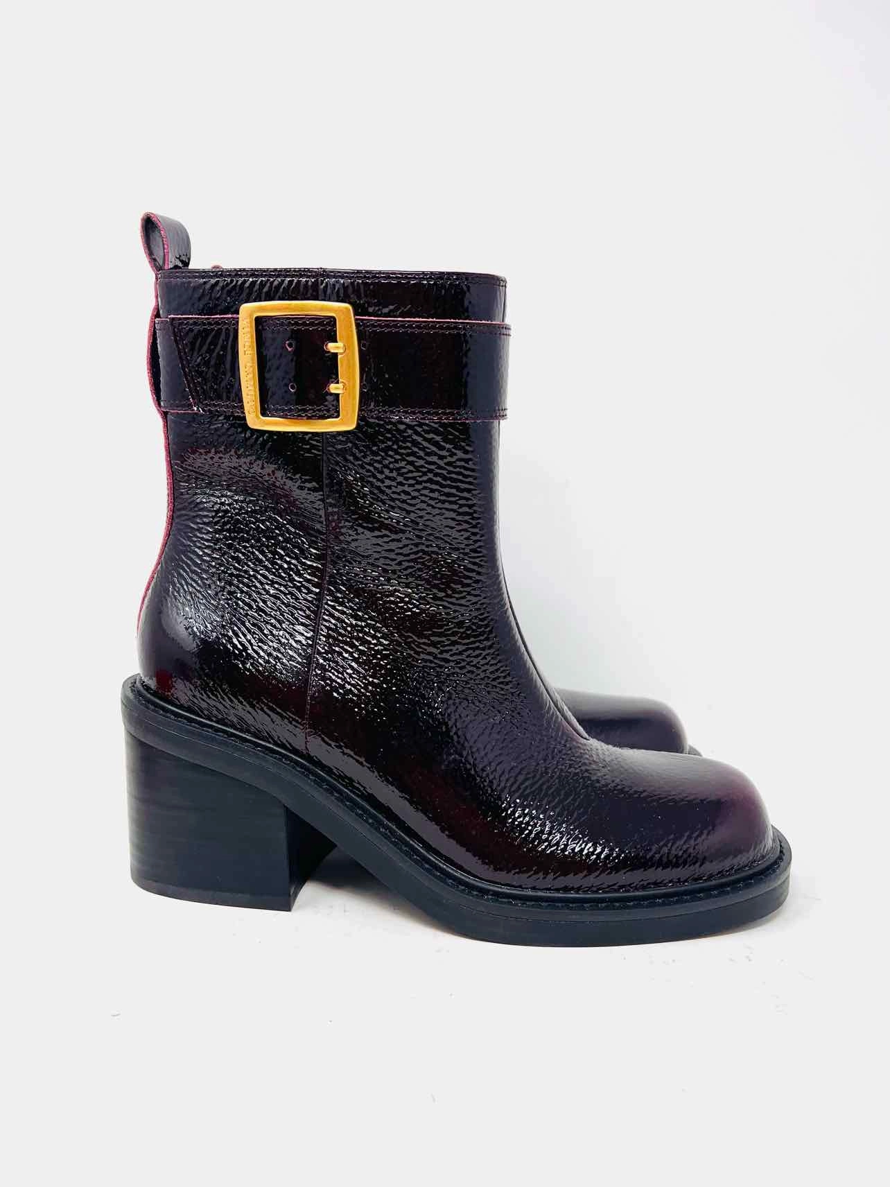 Vince Camuto Size 8 Oxblood/Gold Buckle(s) Patent Leather Shoes Boots